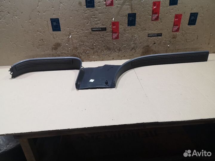 Накладка на порог салона Volkswagen Touareg 7laag1