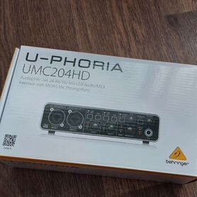 Звуковая карта Behringer umc204hd