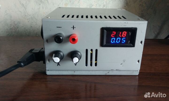 Регулируемый блок питания
