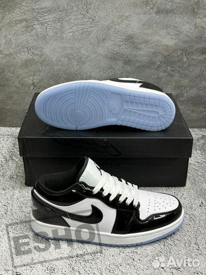 Nike Air Jordan 1 Low SE Concord