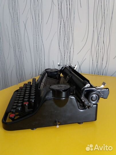 Коллекционная печатная машинка Мерседес Прима