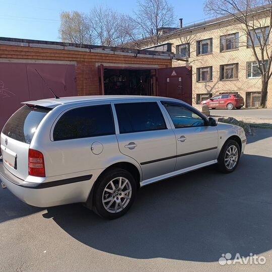 Skoda Octavia 1.8 МТ, 2010, 237 000 км