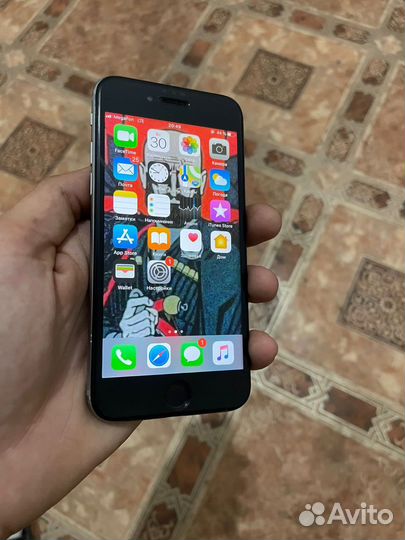 Телефон iPhone 6