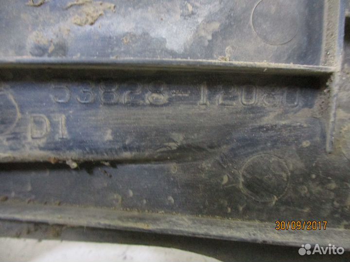 Пыльник крыла Тойота Королла 150