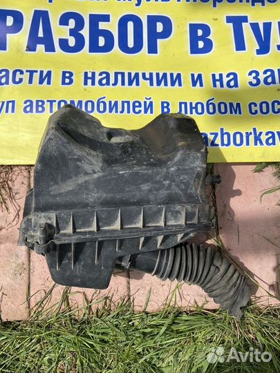 Корпус воздушного фильтра Ford KA