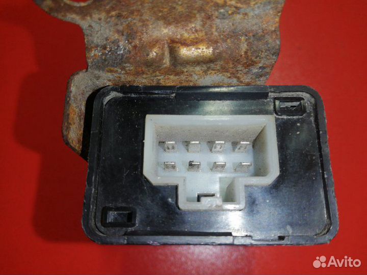 Блок управления центральным замком Nissan Sunny