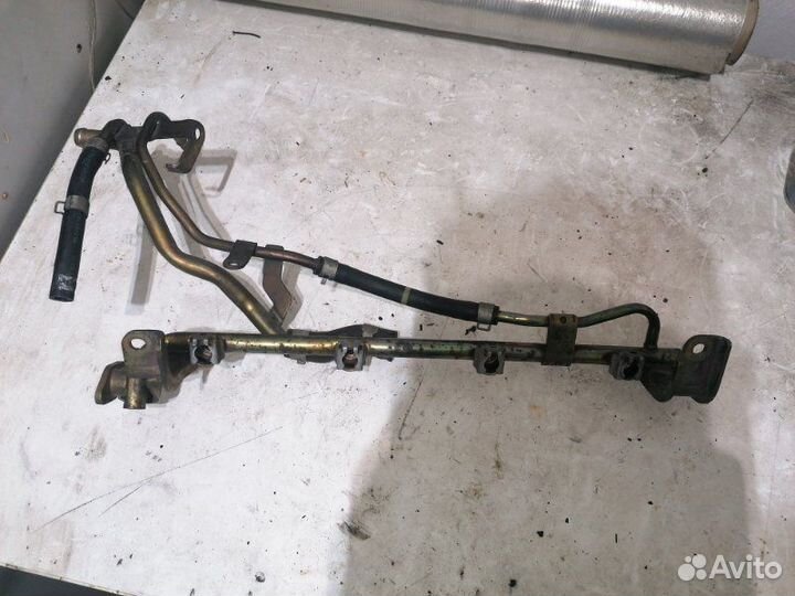 Рейка топливная Nissan Primera FHP11 SR20DE 11