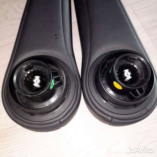 Подлокотник кожа 2шт, идеальное состояние