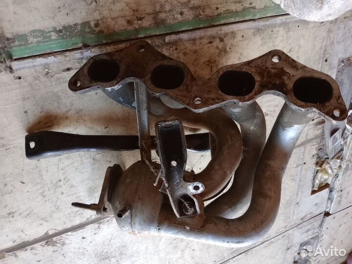 Впускной коллектор Toyota Corolla