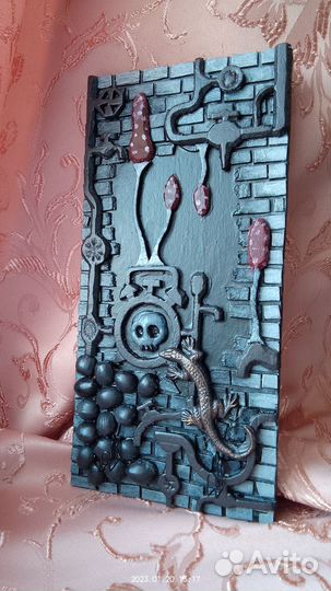 Панно ключница «Ключ от подземелья»