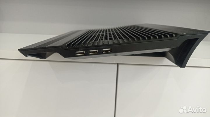 Поставка для ноутбука