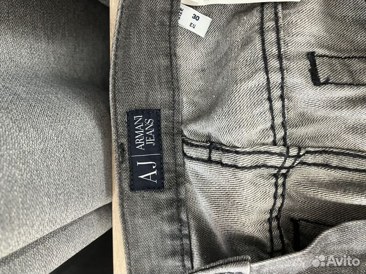 Джинсы armani