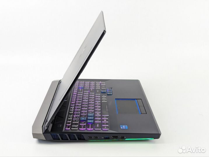 Acer Predator 500 17 RTX 3080 i7-11800H 32GB 1TB