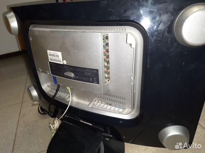 Монитор Philips 190G6FB с медиасистемой и сабвуфер