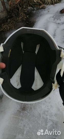 Хоккейный шлем