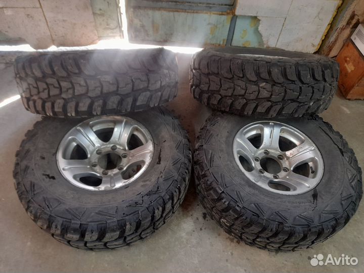 Продам комплект резины с дисками
