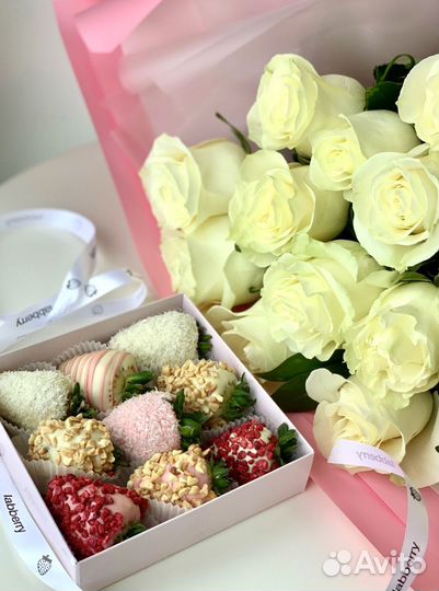 Букеты из клубники в шоколаде к празднику