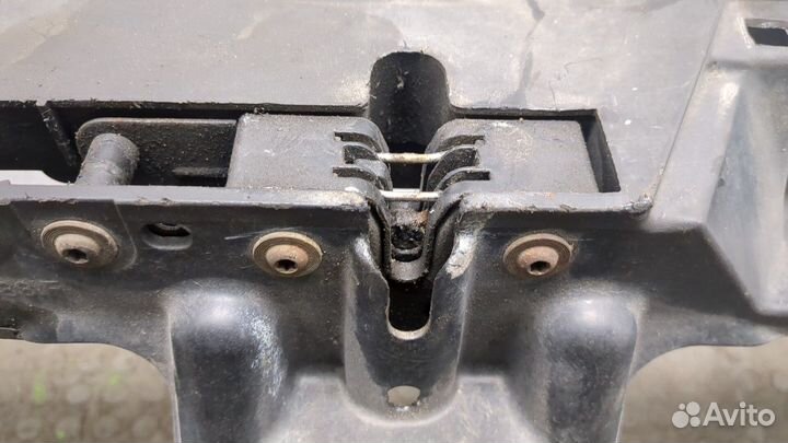 Рамка передняя Volkswagen Jetta 5