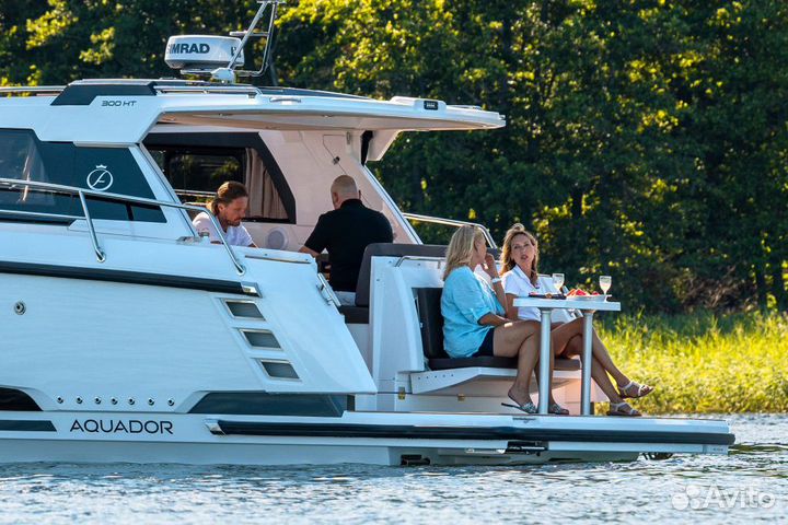 Катер Aquador 300 HT+2 мотора Mercury 200 л. с