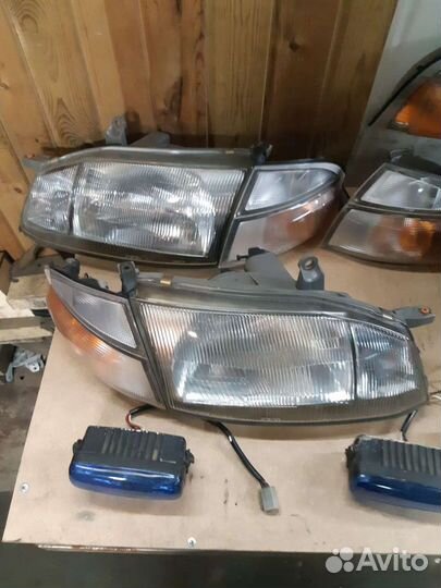 Toyota Hiace 95-06 оптика оригинал