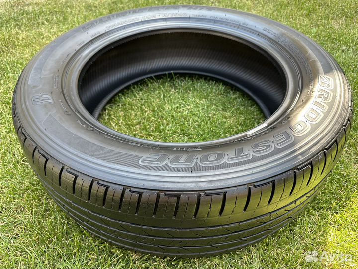 Bridgestone Dueler H/T 215/60 R17 96H