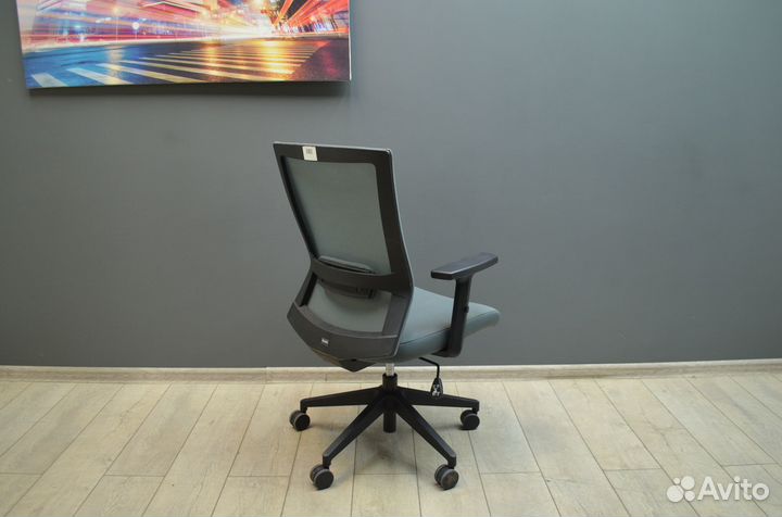 Кресло для персонала Sunon Iron