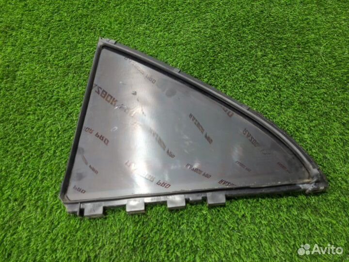 Стекло двери глухое, форточка заднее правое Toyota