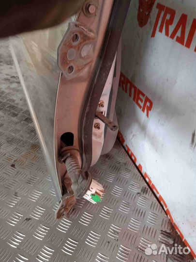 Петля двери передней правой Мазда Милления TA5P