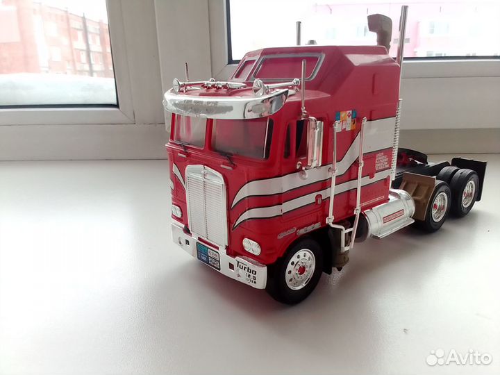 Модель грузовика в 32 масштабе