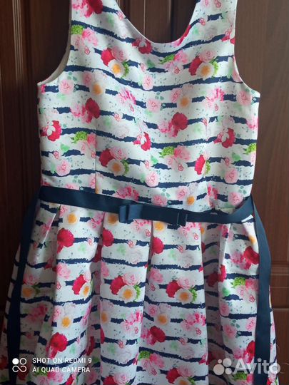 Платье для девочки бу