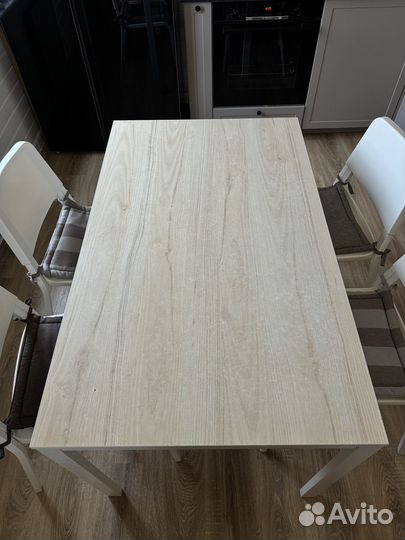 Стол обеденный и стулья