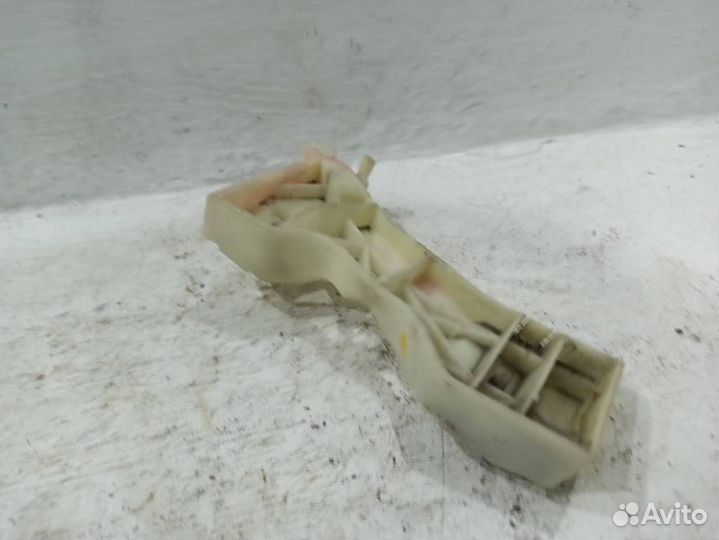 Направляющая бампера переднего