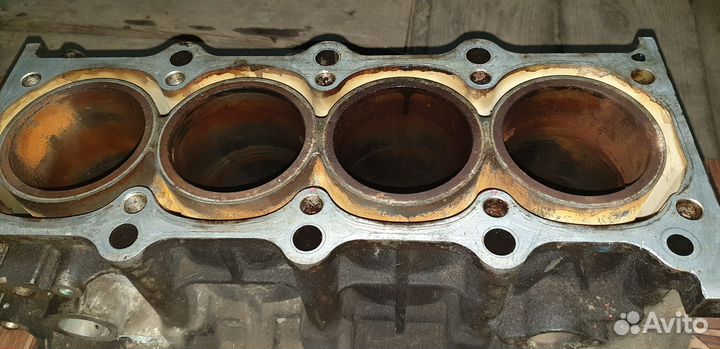 Блок на suzuki grand vitara j20a