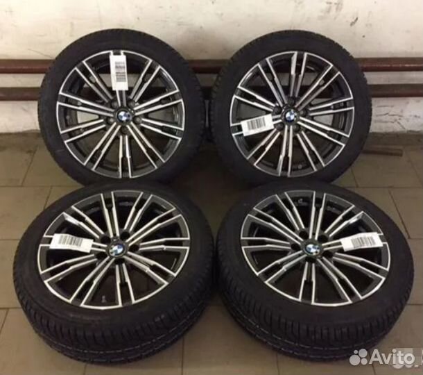 Комплект колес BMW 3,4 G20/22 R18 Double Spoke 790