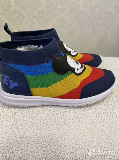 Детские кроссовки