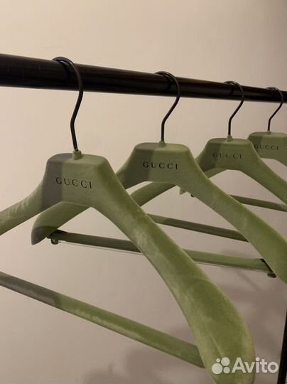 Плечики Cucci