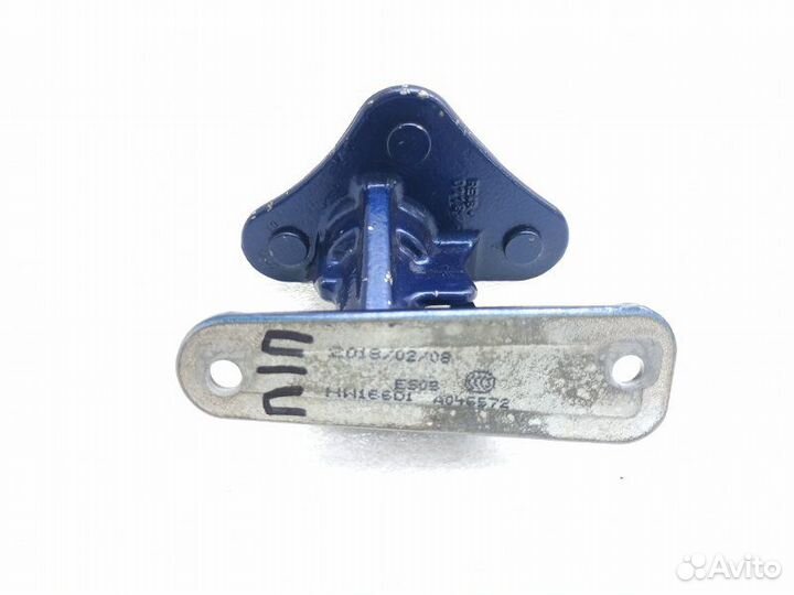 Петля двери передняя правая Mercedes-Benz