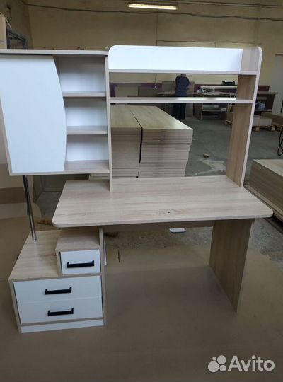 Стол письменный компьютерный новый в наличии