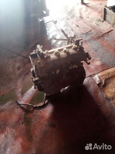 Двигатель мотор на Nissan almera classic