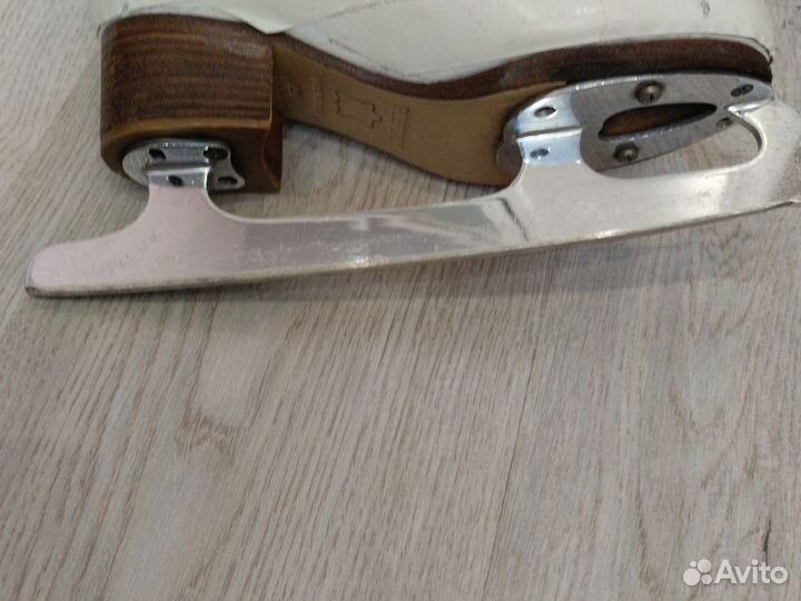 Фигурные коньки risport 255