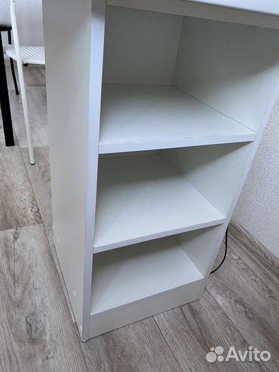 Маникюрный стол складной