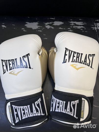 Боксерские перчатки 10 унций