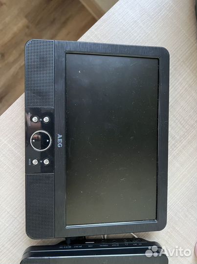 Автомобильный dvd проигрыватель