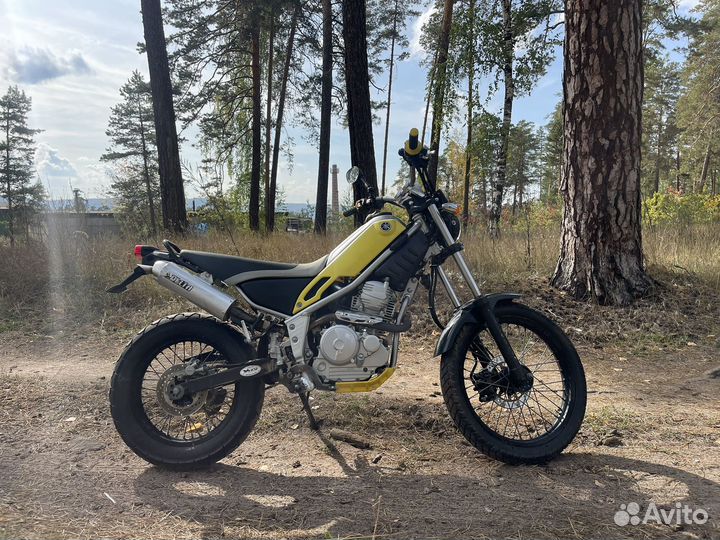 Yamaha XG250 Tricker