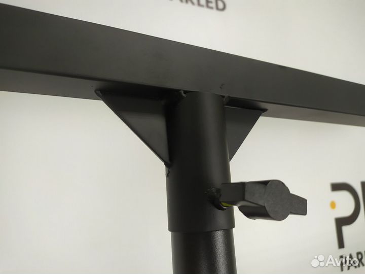 Стойка для светового оборудования с лебедкой