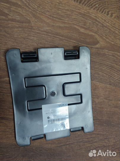 Лючок локера передний Bmw 320D F30 N47D20C 2012