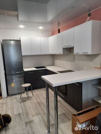 Кухонный гарнитур выставочный образец