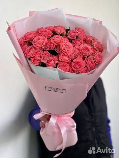 Букеты из кустовых роз Барбодос