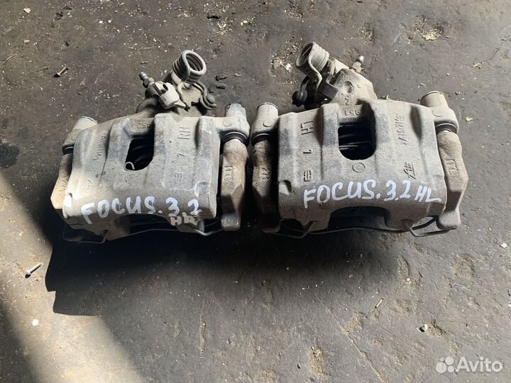 Суппорт задний левый правый Ford Focus 3