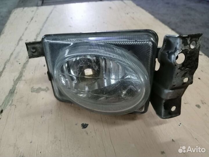 Фара противотуманная правая Mitsubishi Galant